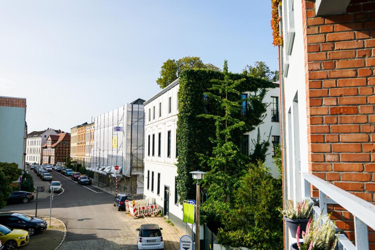 Gemuetliche Ferienwohnung In Der Altstadt Schwerin  Luaran gambar